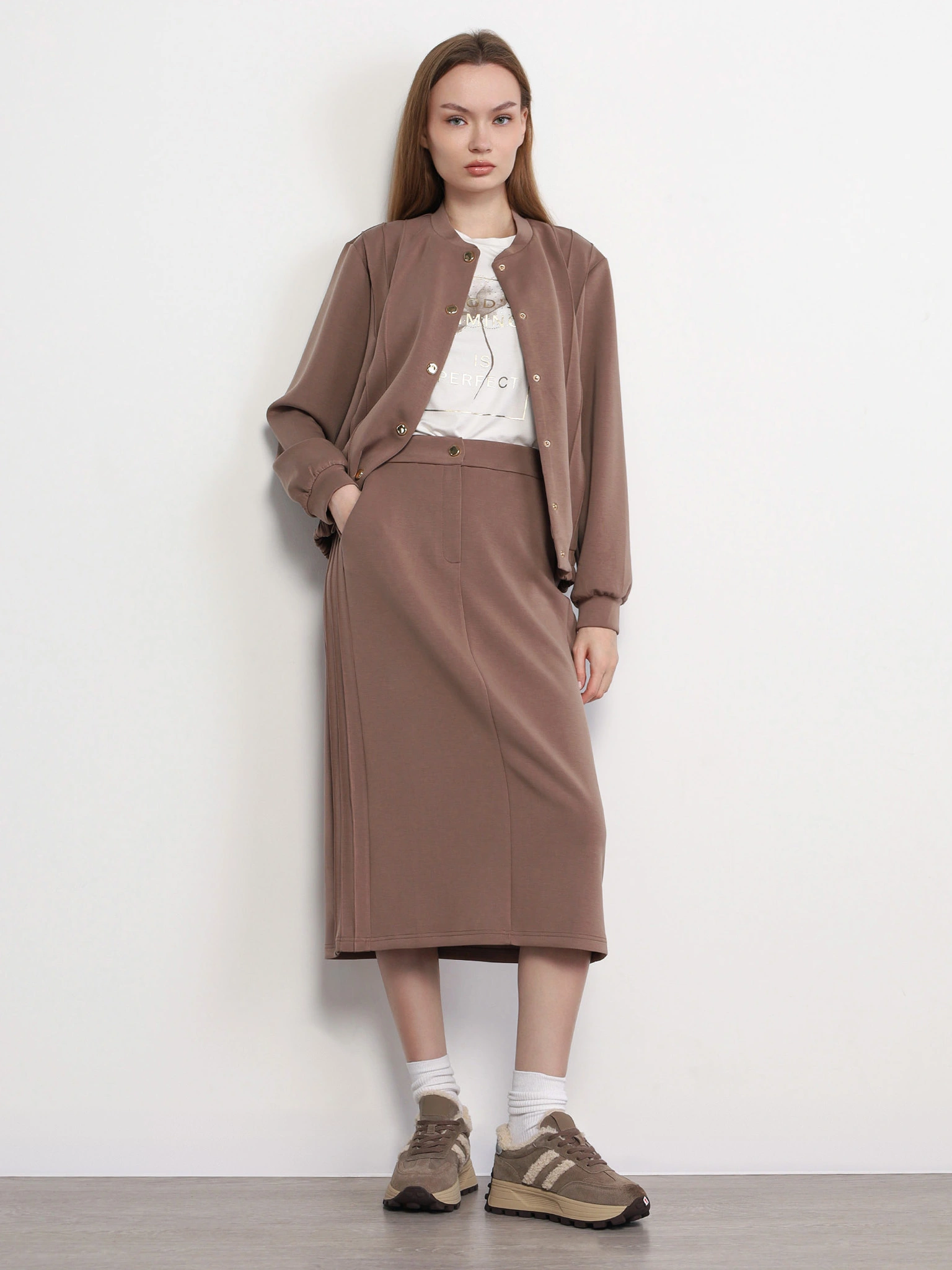 Юбка бежевого цвета с эластичным поясом